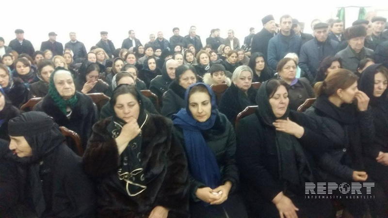 Zəlimxan Yaqub dəfn edildi