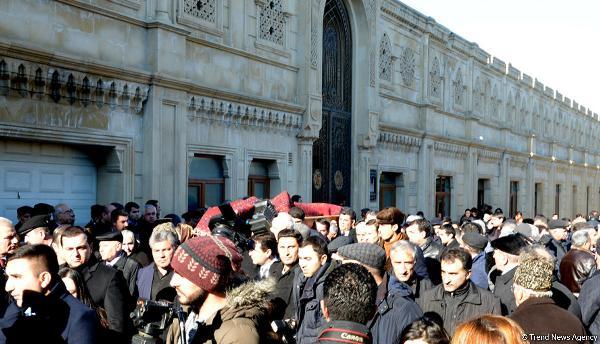 Zəlimxan Yaqub dəfn edildi