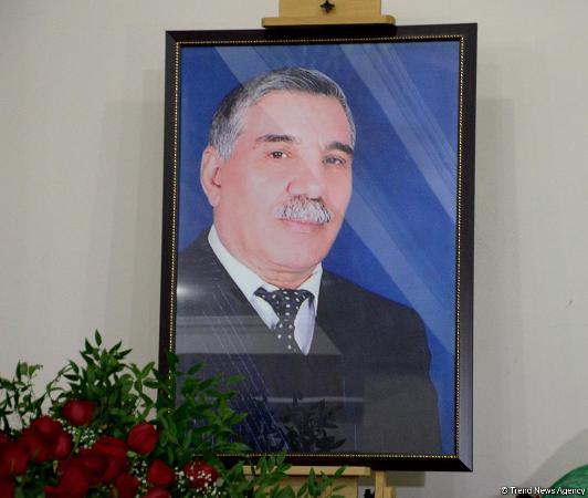 Zəlimxan Yaqub dəfn edildi