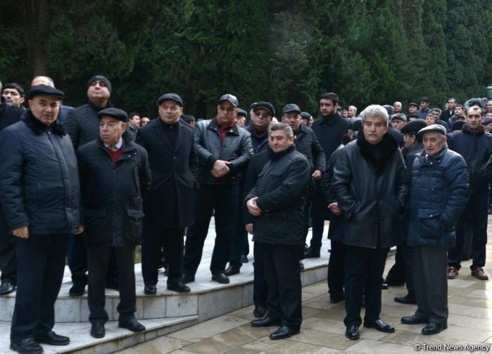 Zəlimxan Yaqub dəfn edildi