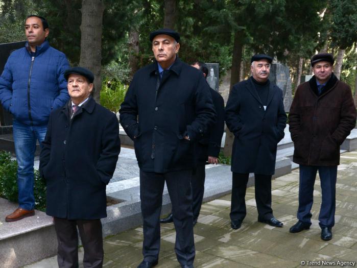 Zəlimxan Yaqub dəfn edildi