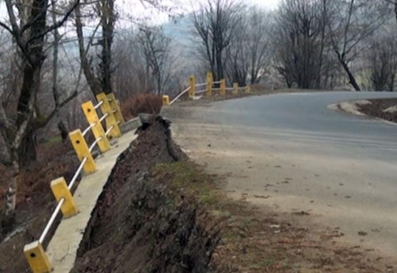 Astarada dağ yolu sürüşdü