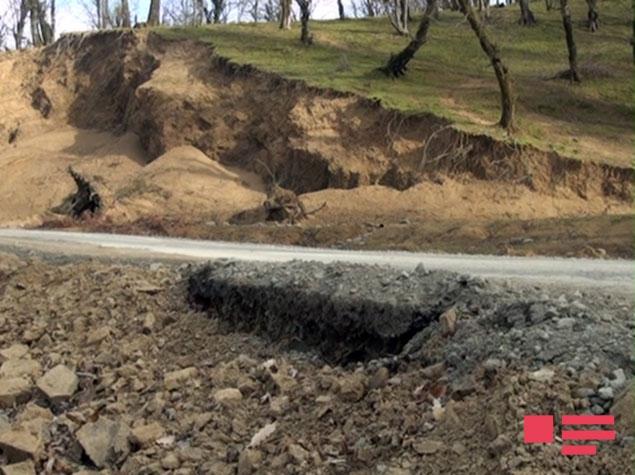 Astarada dağ yolu sürüşdü