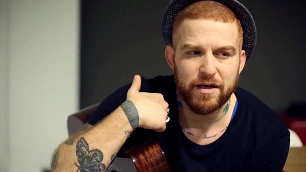 Gökhan filmə çəkilir