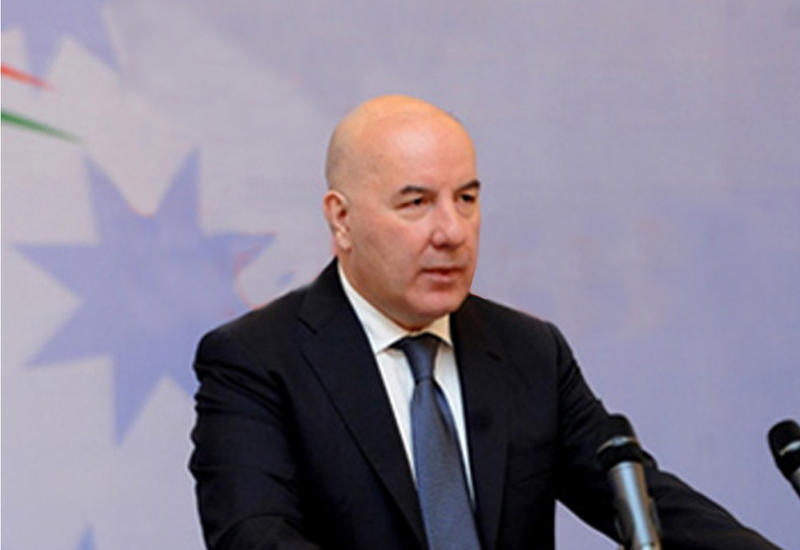 Elman Rüstəmov bank kreditləri haqda danışdı