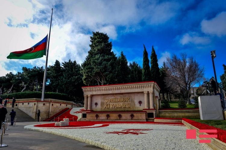 Azərbaycan 20 Yanvar şəhidlərini anır
