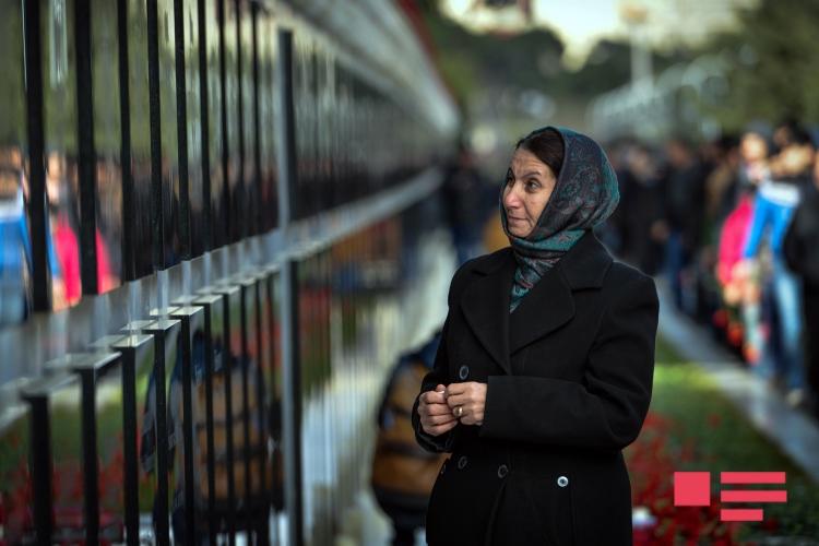 Azərbaycan 20 Yanvar şəhidlərini anır