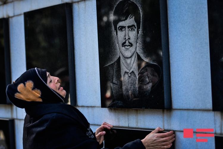 Azərbaycan 20 Yanvar şəhidlərini anır