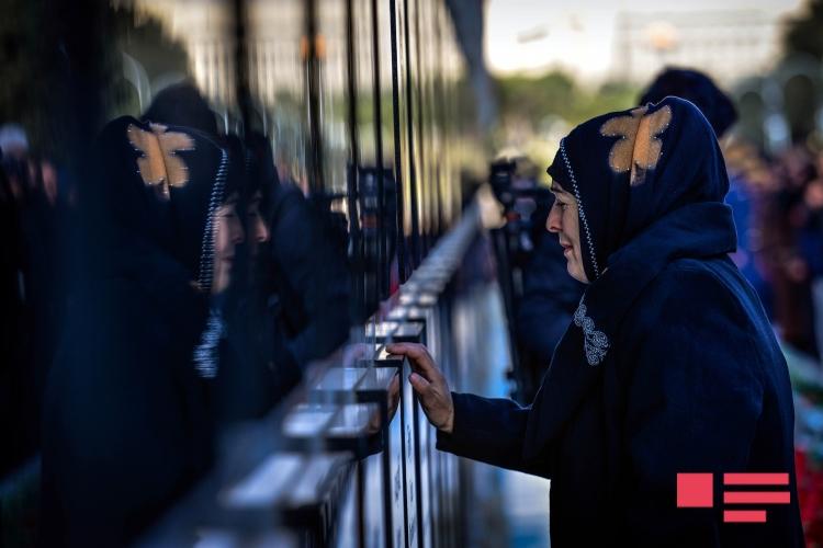 Azərbaycan 20 Yanvar şəhidlərini anır