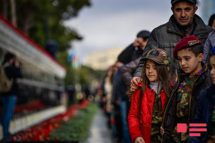 Azərbaycan 20 Yanvar şəhidlərini anır