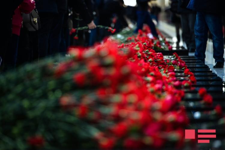 Azərbaycan 20 Yanvar şəhidlərini anır