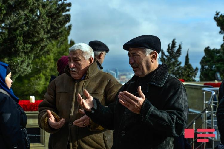 Azərbaycan 20 Yanvar şəhidlərini anır
