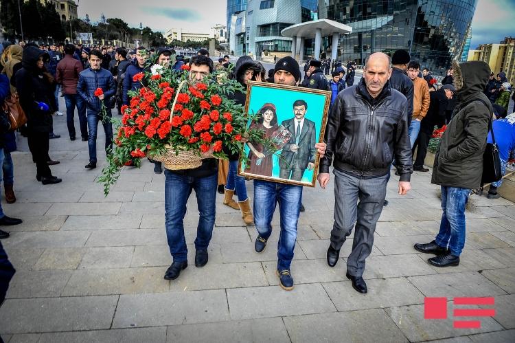 Azərbaycan 20 Yanvar şəhidlərini anır