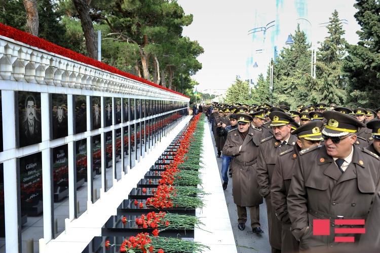 Azərbaycan 20 Yanvar şəhidlərini anır