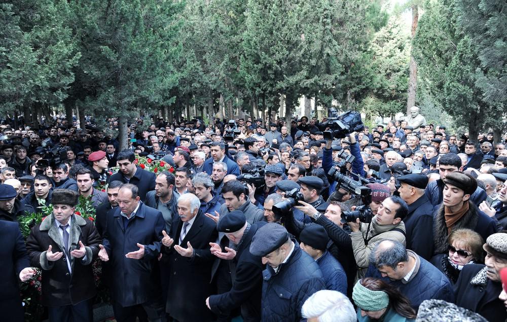 Bu gün xalq şarimizin doğum günüdür