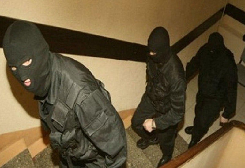 Maskalılar Bakıda keçmiş prokurorun evinə soxuldular