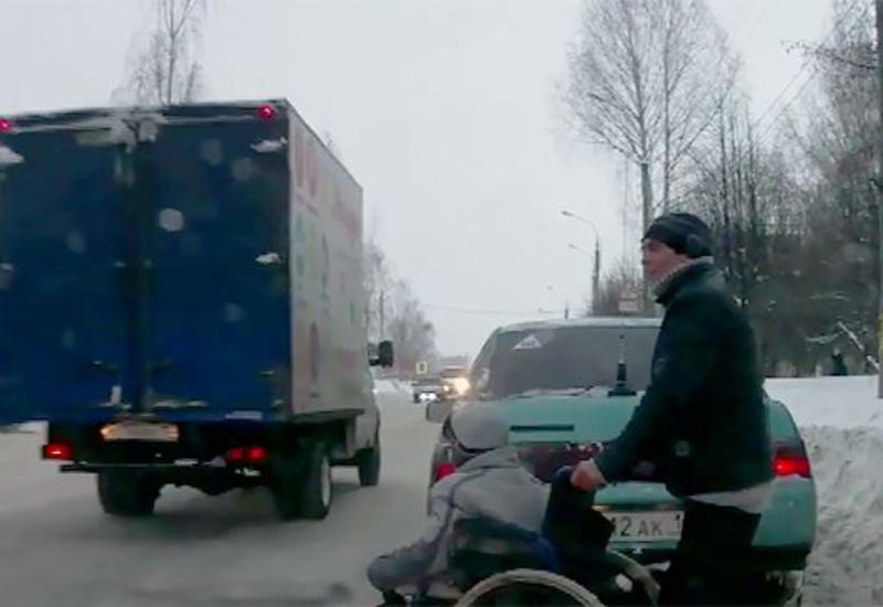 Видеорегистратор заснял мошенников, просивших милостыню в Йошкар-Оле