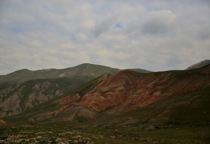 Разноцветные горы Хызы