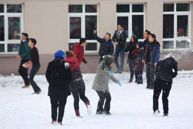 Türkiyədə güclü qar təhsilə də zərbə vurdu