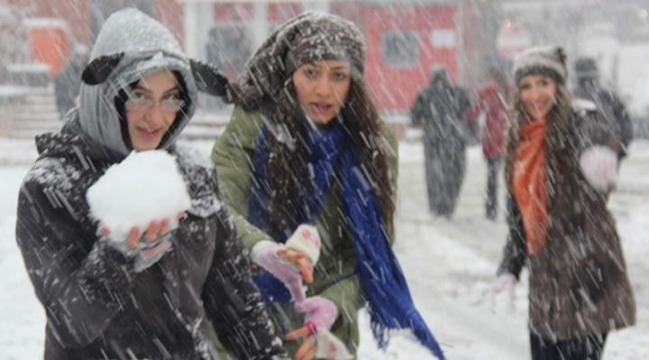 Türkiyədə güclü qar təhsilə də zərbə vurdu