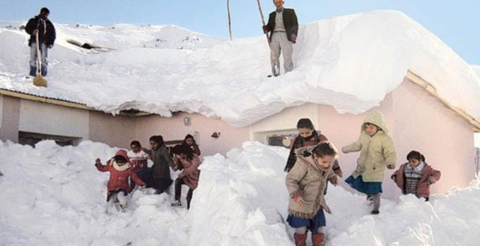 Türkiyədə güclü qar təhsilə də zərbə vurdu