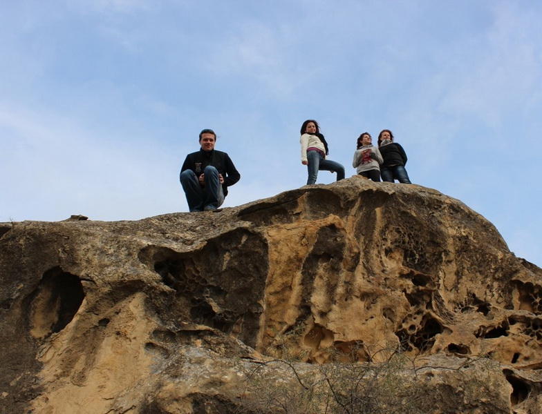 Путешествие в древность - о чем расскажут камни Гобустана