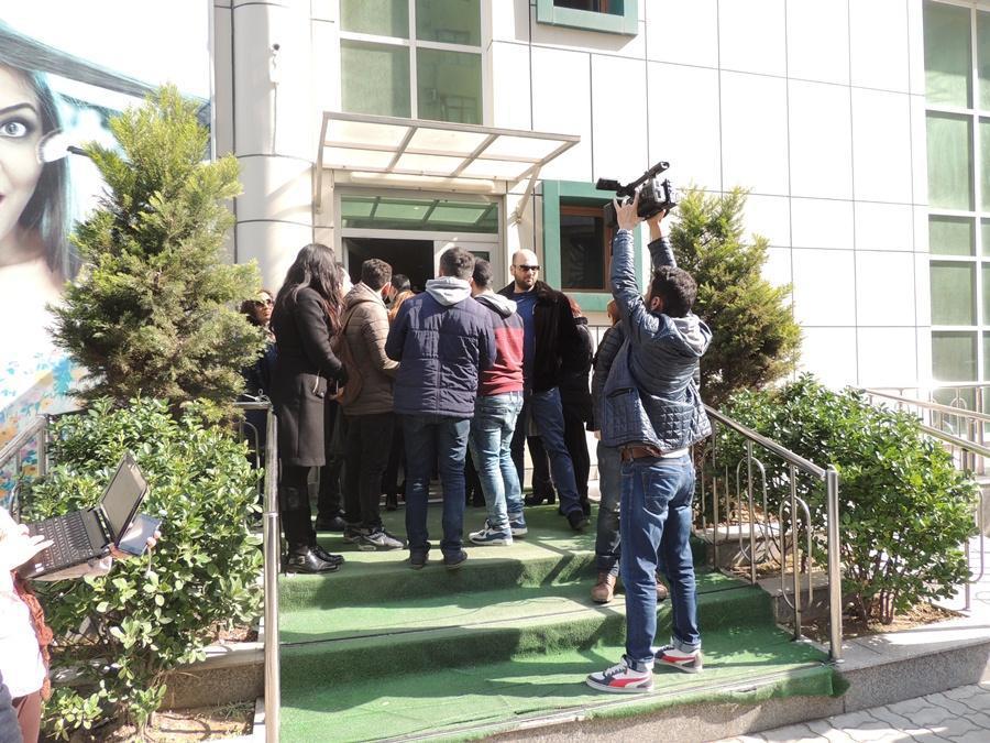 İlhamə Quliyevanın evinin qarşısından