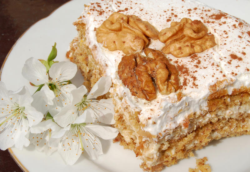 Торт сметанник: как приготовить полюбившийся с детства десерт