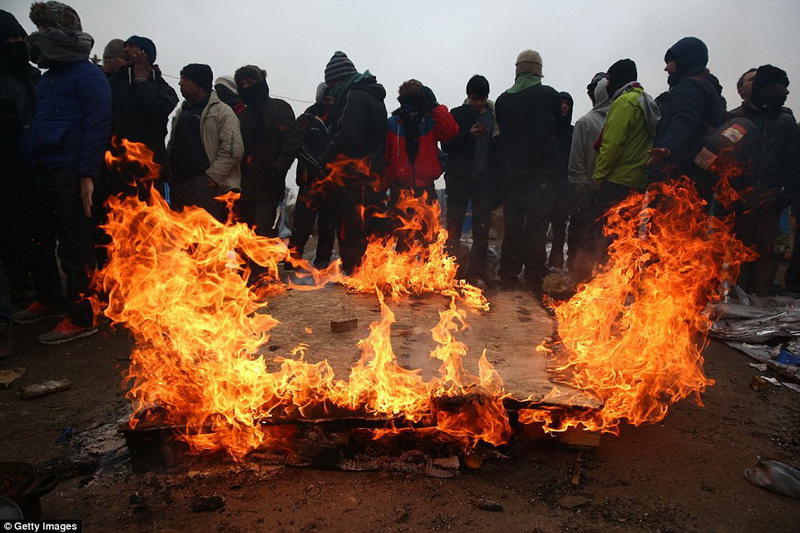 Miqrantlara qarşı hasar çəkildi