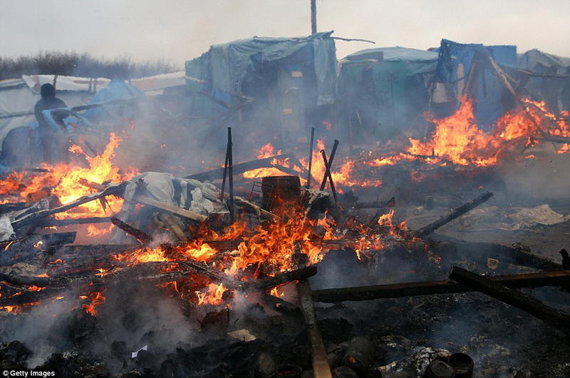 Miqrantlara qarşı hasar çəkildi