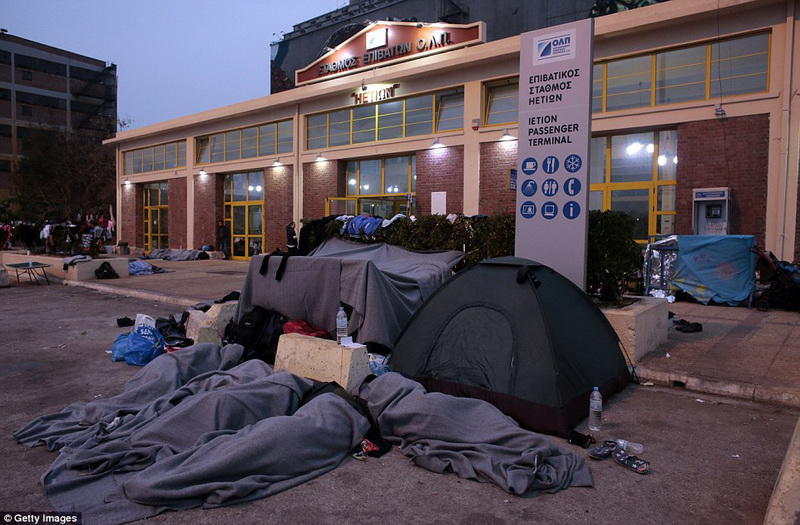 Miqrantlara qarşı hasar çəkildi