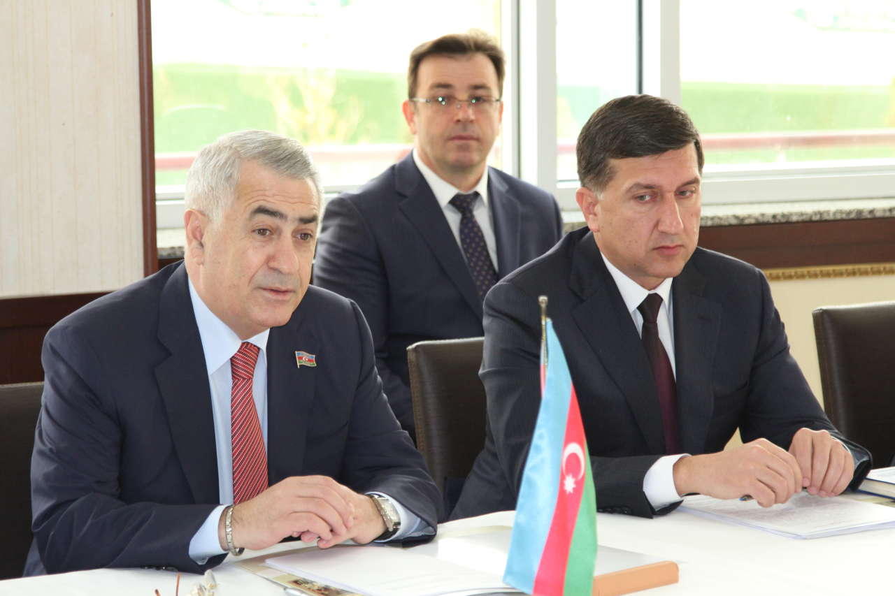 Между Нахчываном и Мешхедом будет курсировать поезд
