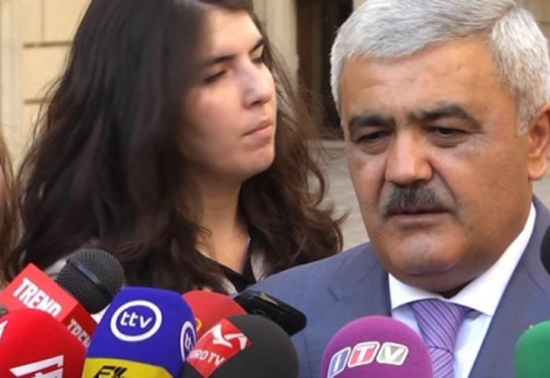 Rövnəq Abdullayev yeni müqavilənin detallarını açıqladı