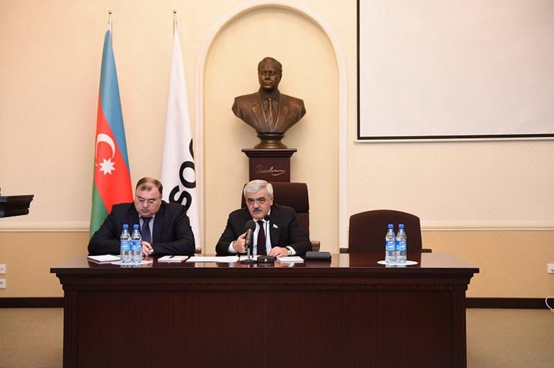 В честь погибших нефтяников воздвигнут памятник