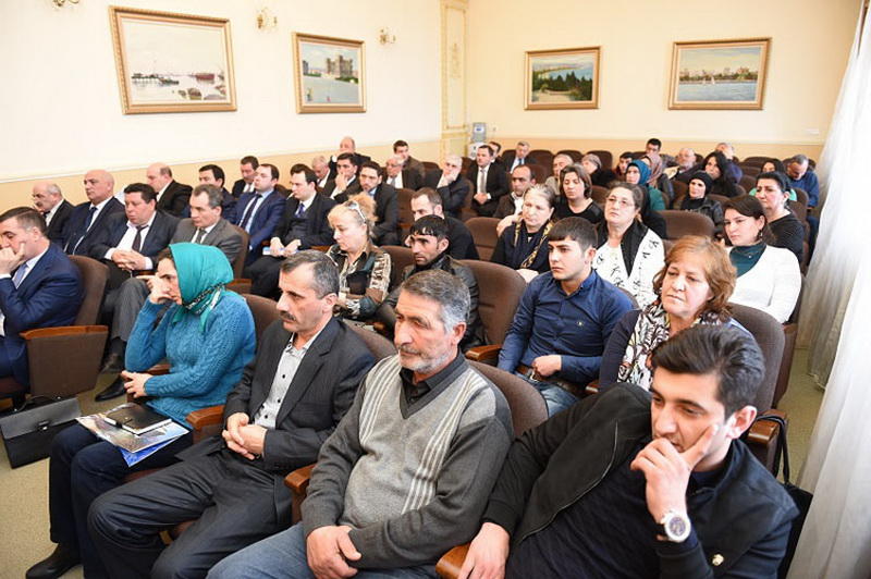 В честь погибших нефтяников воздвигнут памятник