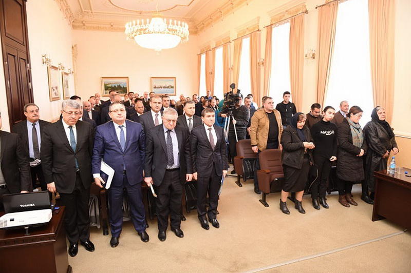 В честь погибших нефтяников воздвигнут памятник