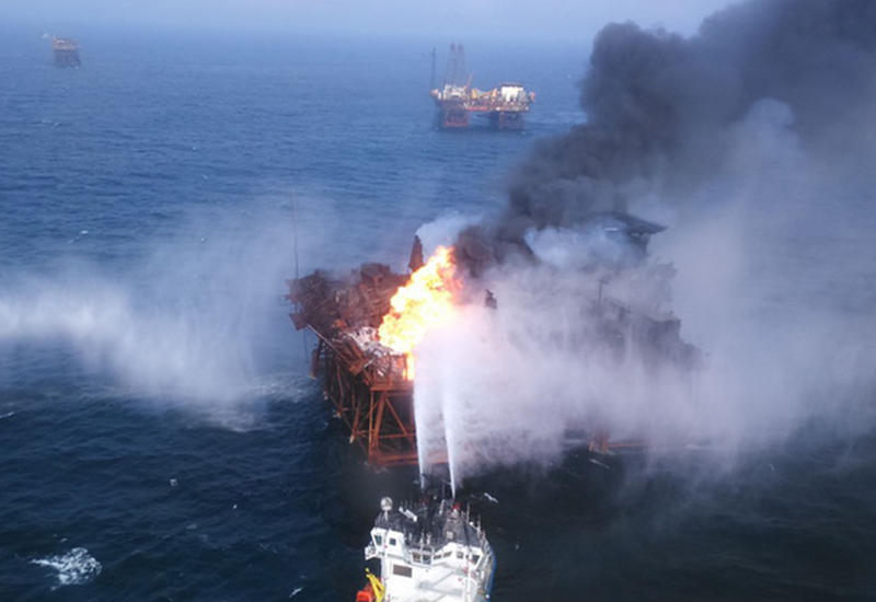 В честь погибших нефтяников воздвигнут памятник