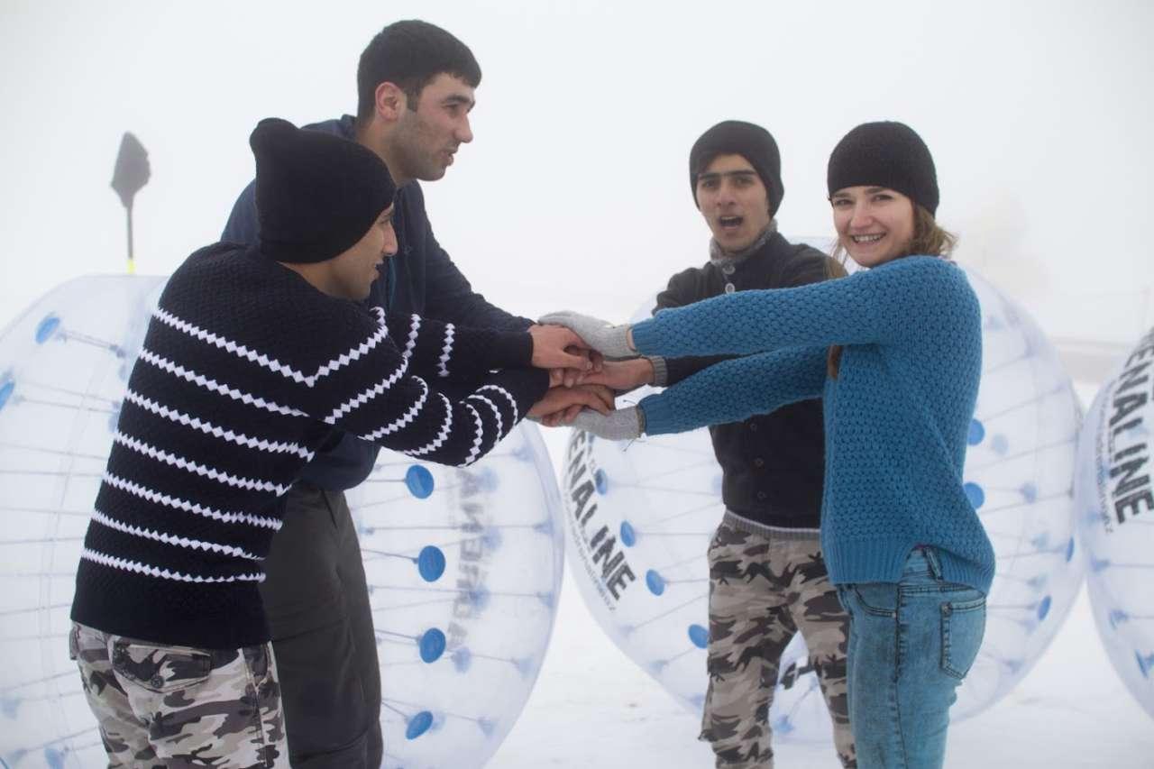 Азербайджанцы встретили Новруз креативным футболом