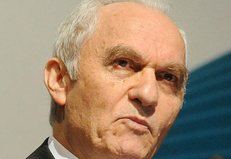 Из партии Эрдогана выгнали одного из ее основателей и бывшего министра