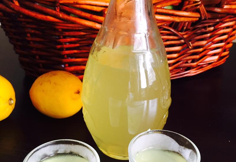 Итальянский лимонный ликер Лимончелло