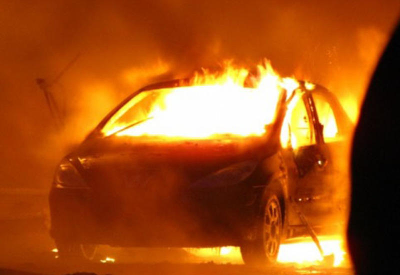 Bakıda "Hyundai" yandı