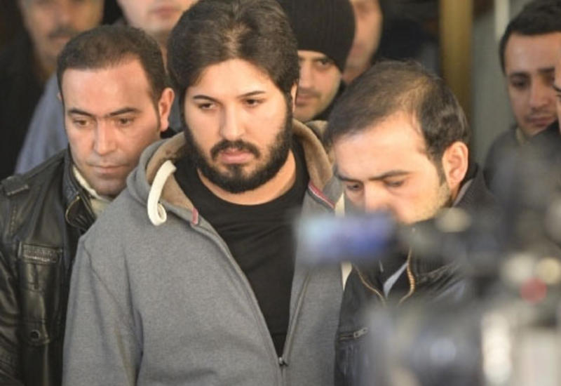 Rza Zərrabı Ebru və qızının yanında qandallayıblar