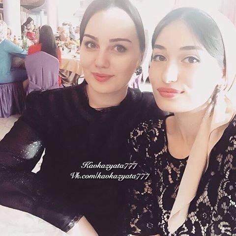 Sosial şəbəkələrin çeçen gözəlləri