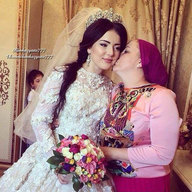 Sosial şəbəkələrin çeçen gözəlləri