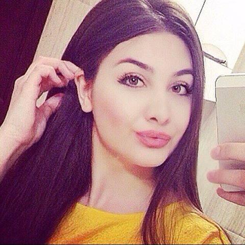 Sosial şəbəkələrin çeçen gözəlləri