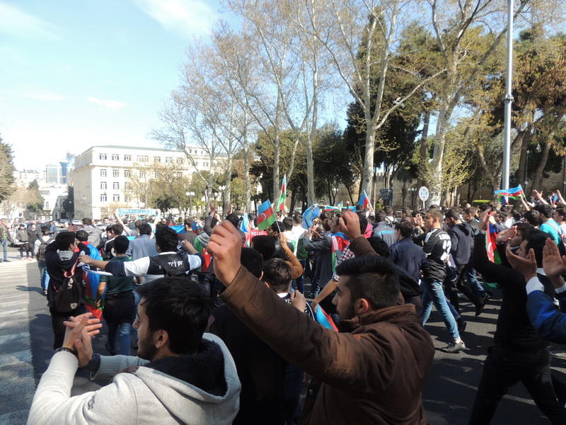 Шествие в самом центре Баку: Карабах - наш, Да здравствует Азербайджан!