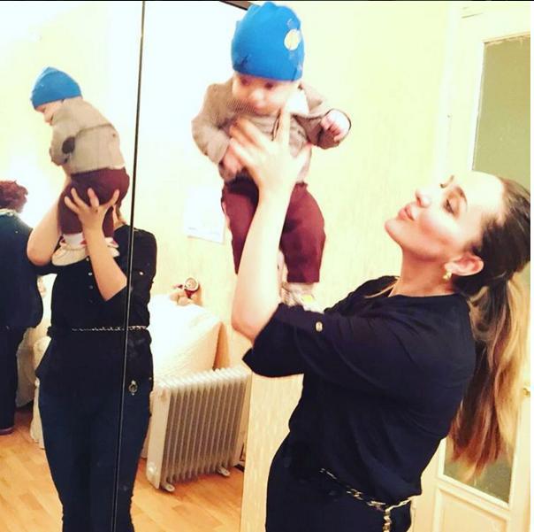 "Eurovision" təmsilçimiz ilk dəfə oğlunun FOTOlarını paylaşdı