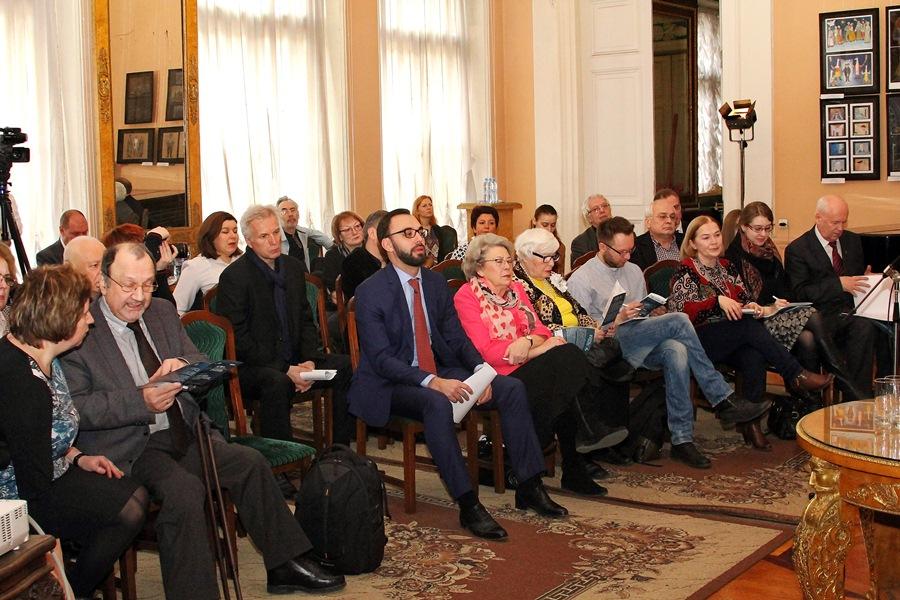 "Встречи в России": Как бакинский театр покорял Петербург