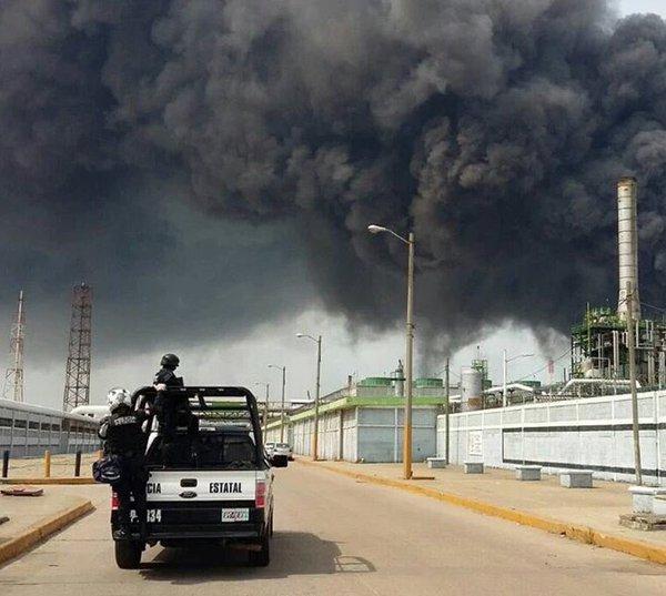 При взрыве на заводе в Мексике пострадали 105 человек