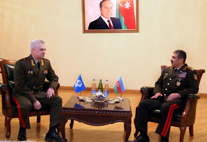 Zakir Həsənov MDB Müdafiə Nazirləri Şurasının katibi ilə görüşüb